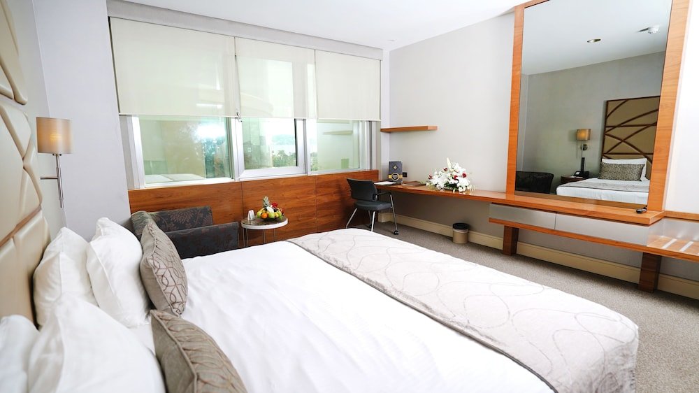 Cevahir Hotel Istanbul Asia Room Type - Superior Room, 1 Double Bed, Partial Sea View Cevahir Hotel Istanbul Asia Room Type - Superior Room, 1 Double Bed, Partial Sea View