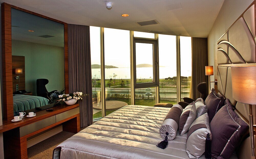 Cevahir Hotel Istanbul Asia Room Type - Presidential Suite, 1 King Bed, Jetted Tub, Sea Facing Cevahir Hotel Istanbul Asia Room Type - Presidential Suite, 1 King Bed, Jetted Tub, Sea Facing
