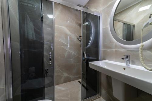 Levent Hotel Istanbul Room Type - Standard Double or Twin Room Levent Hotel Istanbul Room Type - Standard Double or Twin Room