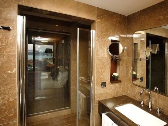 Zimmer Bosphorus Hotel Istanbul Price Address Reviews