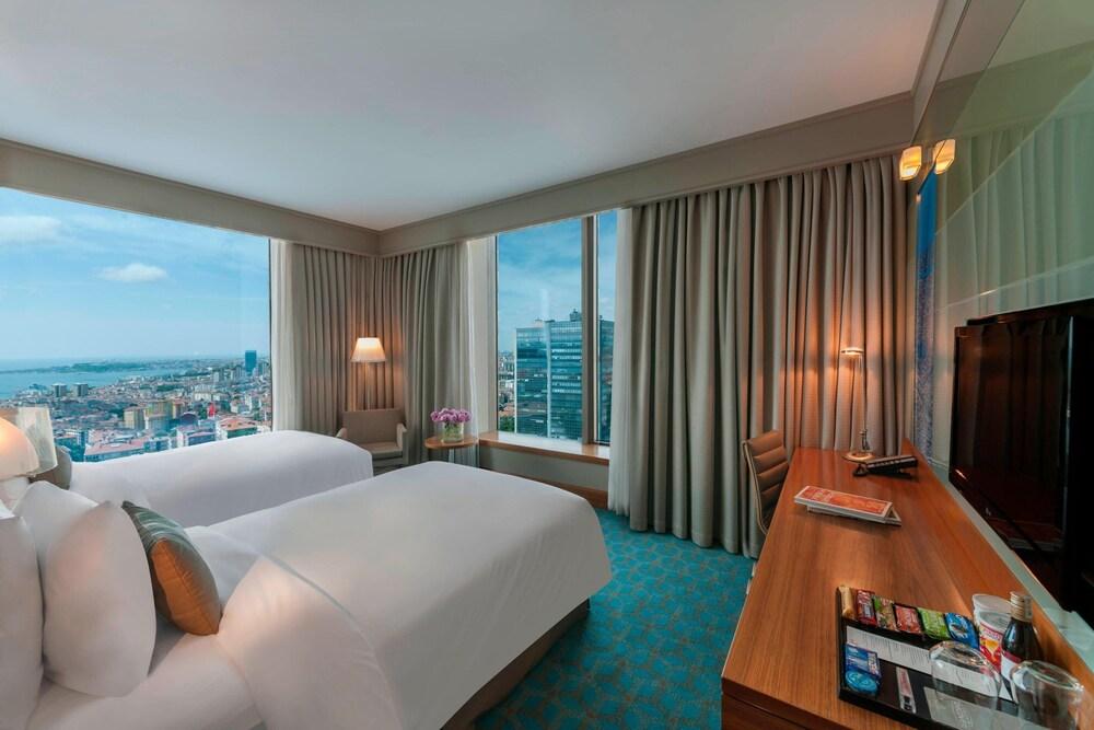 Renaissance Istanbul Polat Bosphorus Hotel by Marriott Room Type - Deluxe Room, 2 Twin Beds, Sea View