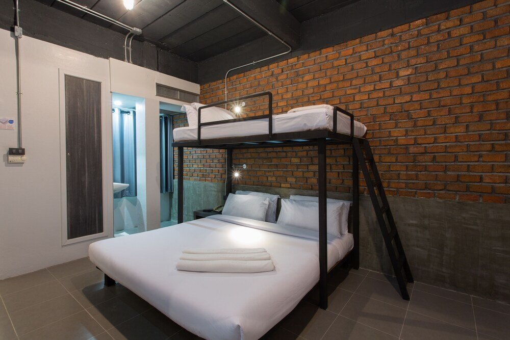 City Hotel Room Type - Superior New Style Bunker Room