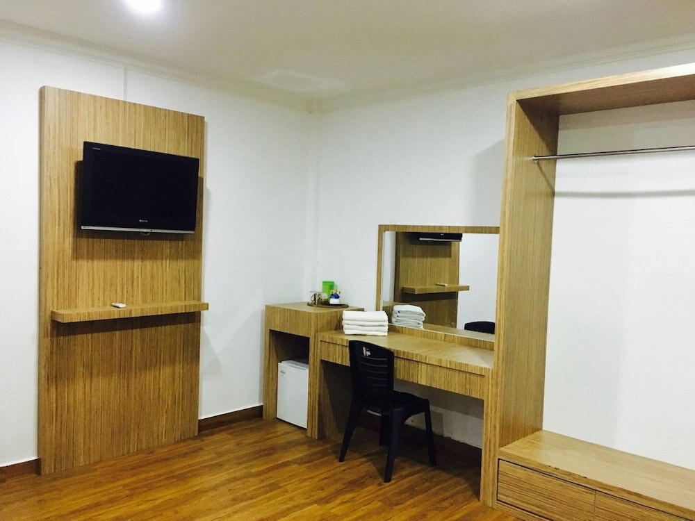 Landcons Hotel Room Type - Superior Triple Room