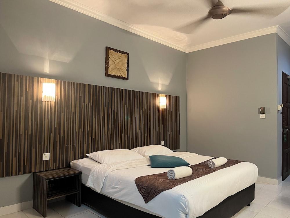 White Lodge Room Type - Deluxe Double Room
