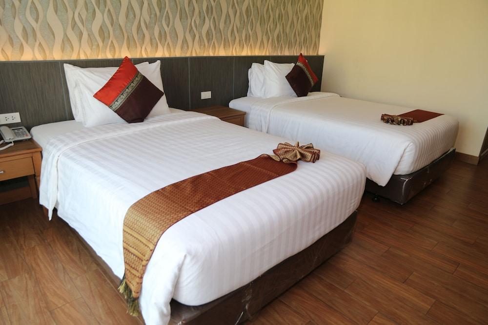 Crystal Palace Luxury Hotel Room Type - Deluxe Luxury