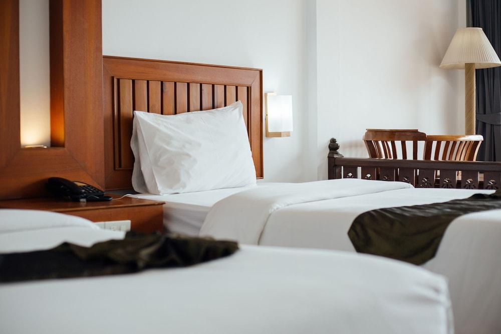 Aloha Resort Room Type - Deluxe Twin Room