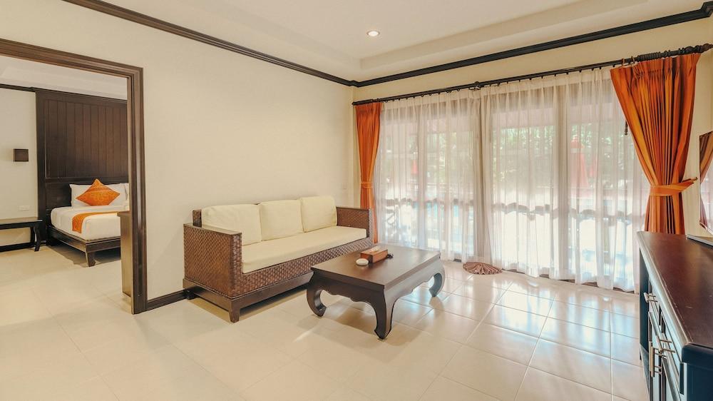 Am Samui Palace - Tap to explore photos