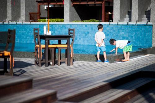 Am Samui Palace - Tap to explore photos