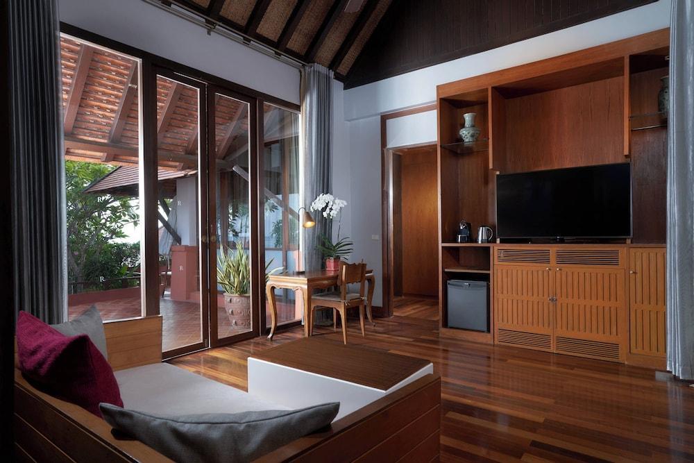 Renaissance Koh Samui Resort & Spa by Marriott Room Type - Family Suite, 2 Bedrooms, Non Smoking (Beachfront)