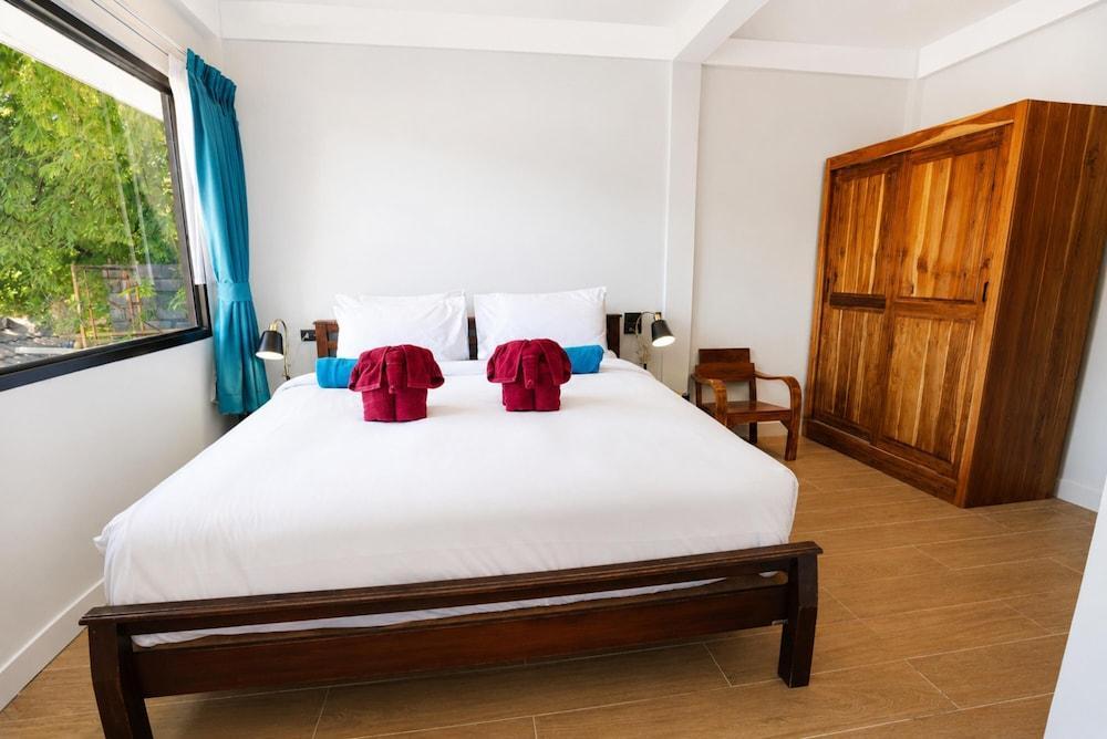 Crystal Bay Beach Resort Room Type - Deluxe