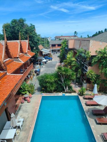 Grand Thai House Resort Lamai - Tap to explore photos