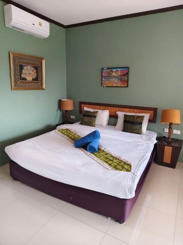 Grand Thai House Resort Lamai - Tap to explore photos