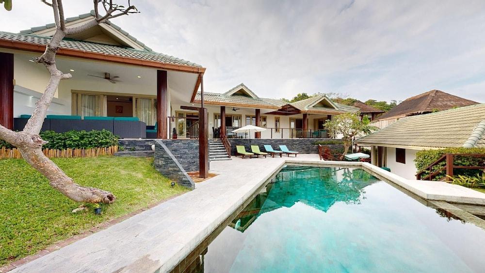 Idyllic Samui Beach Villa Resort Room Type - 5 Bedrooms Beach View Exclusive Villa