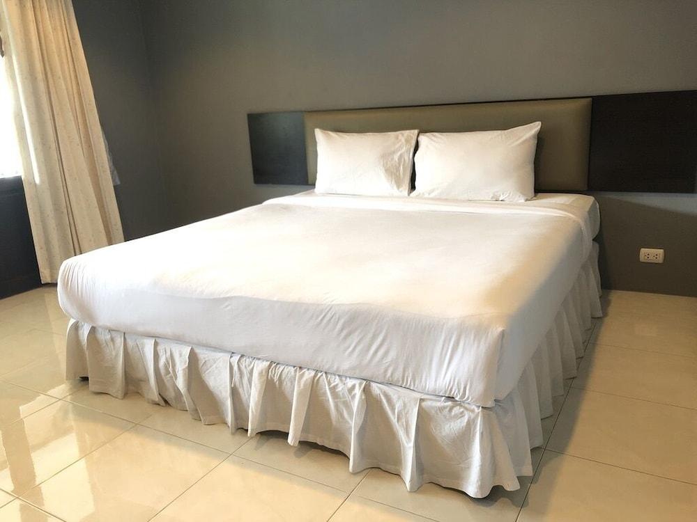 Laem Din Hotel Chaweng Room Type - Standard Double Room
