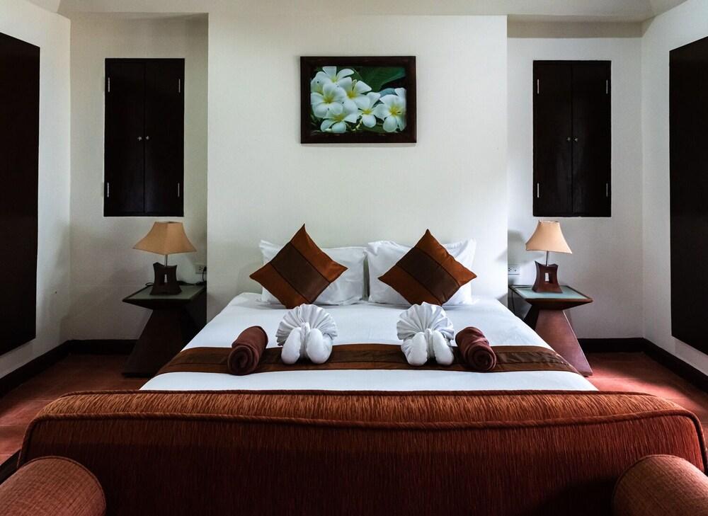 The Hive Hotel  Room Type - Deluxe Room, Sea View (Room Only)