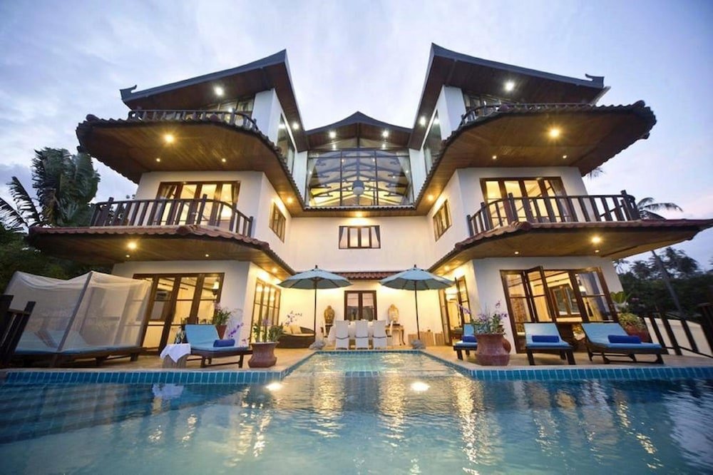 Paradise Island Estate - Tap to explore photos