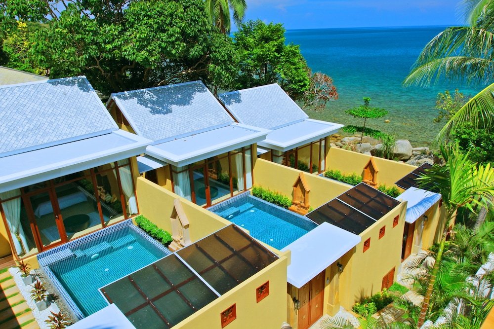 Pawanthorn Luxury Pool Villa Samui - Tap to explore photos