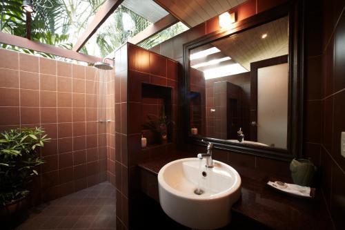 Promtsuk Buri Resort Room Type - One-Bedroom Bungalow with Garden View