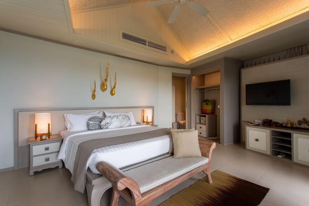 Rocky Room Type - Premier Ocean View