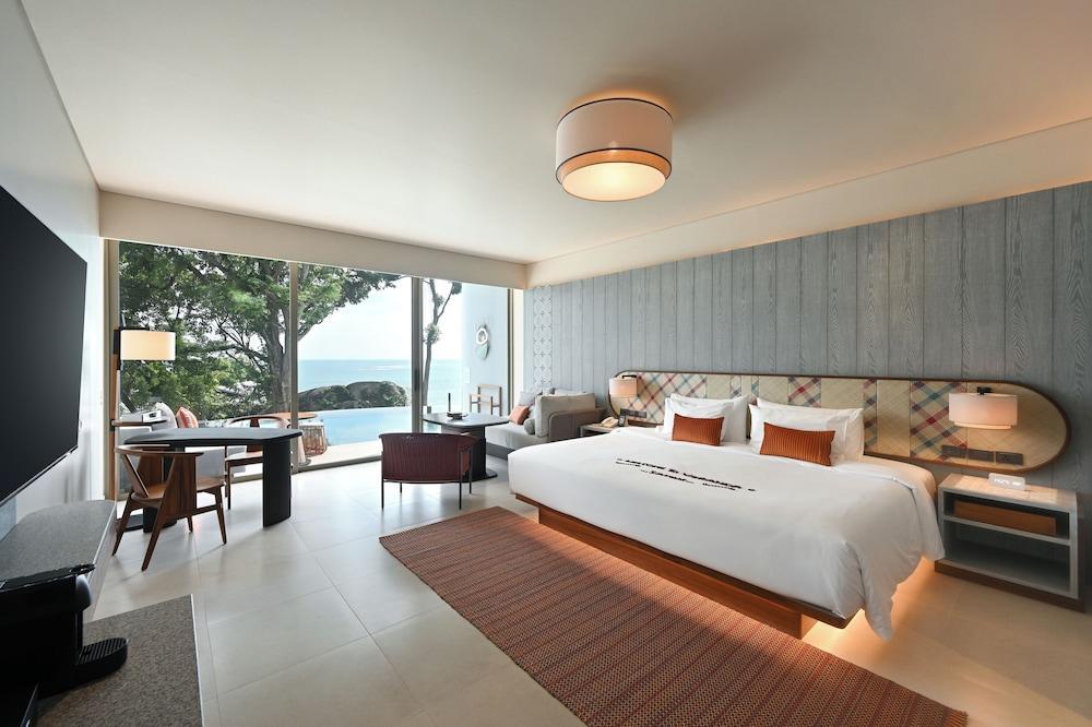 Rocky Room Type - Lofty Family with Pool Access