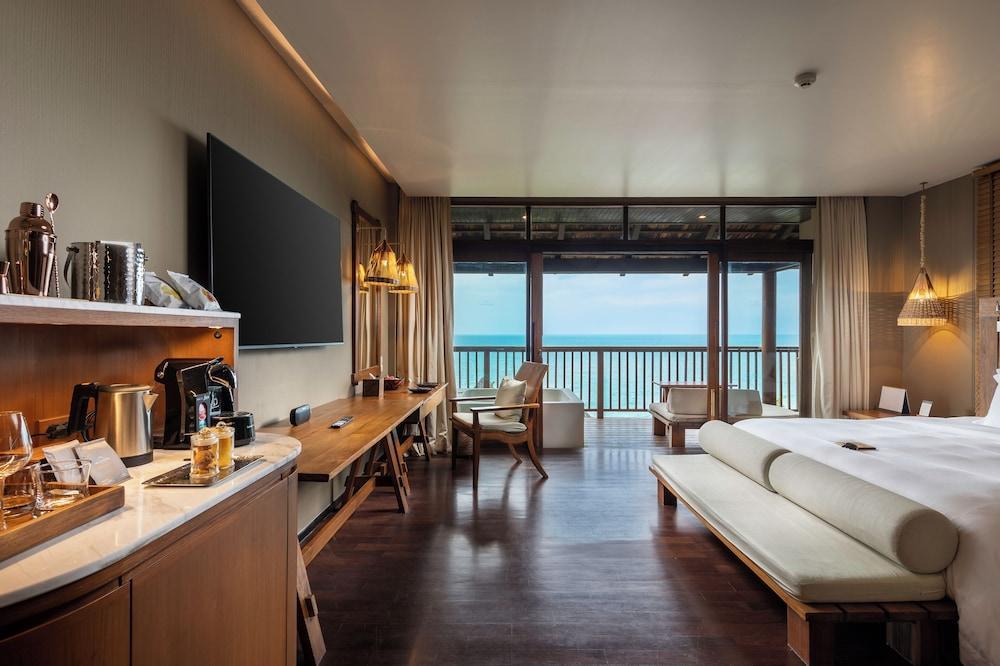 Silavadee Pool Spa Resort Room Type - Deluxe Room, Jetted Tub, Partial Ocean View