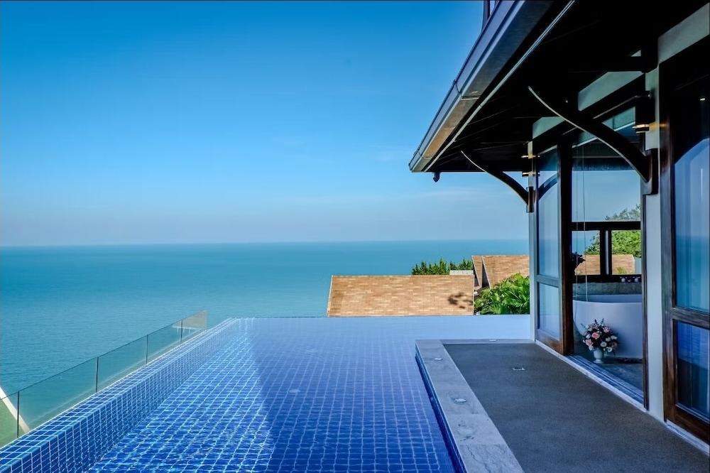 Sandalwood Luxury Villas Room Type - 3 Bedroom Grand Pool Villa
