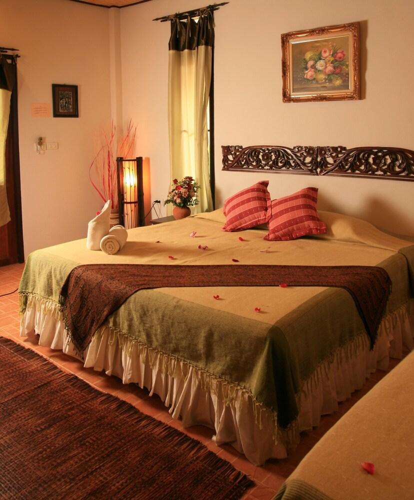 Varinda Garden Resort Room Type - Deluxe Room