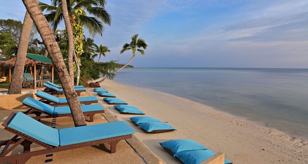 Blu' Beach Bungalows - Tap to explore photos