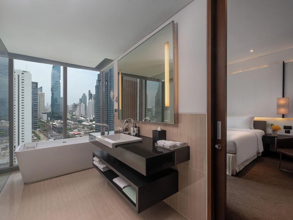 Amara Bangkok Hotel Room Type - Club 10 (Lounge Access)