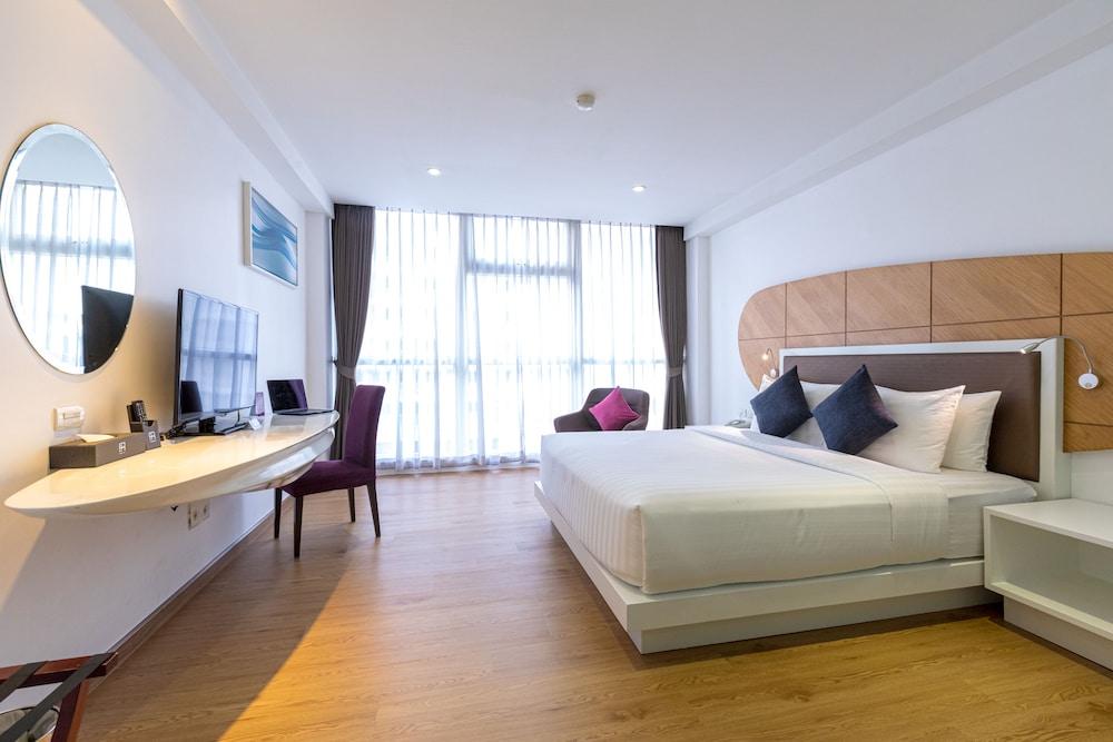 Hotel Icon Bangkok Sukhumvit 2 Room Type - Superior Room, 1 Double or 2 Twin Beds, Non Smoking Hotel Icon Bangkok Sukhumvit 2 Room Type - Superior Room, 1 Double or 2 Twin Beds, Non Smoking