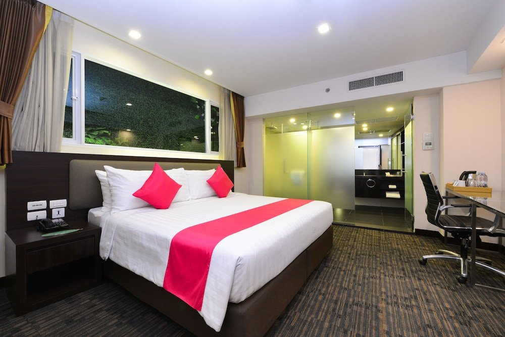 Hotel Royal Bangkok Room Type - Superior Double Room (No Window)