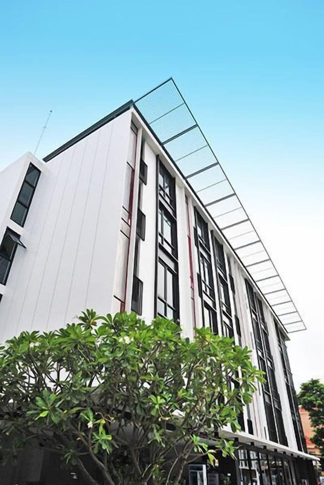 Marigold Ramkhamhaeng Boutique Apartment - Tap to explore photos