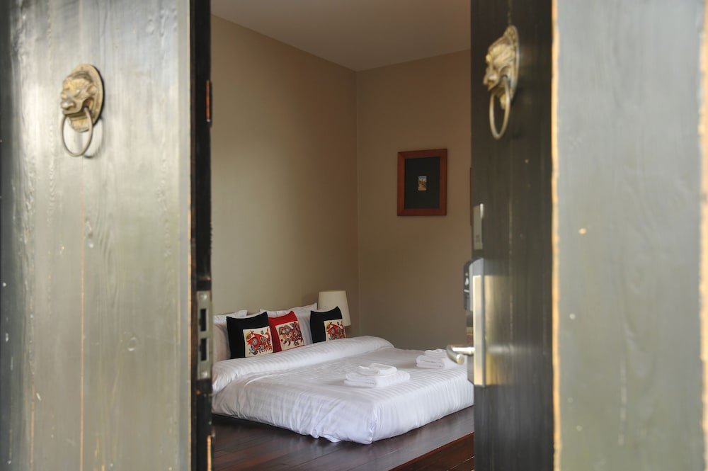 Villa Bangkok Formerly Villa Phra Sumen Room Type - Deluxe Family Room, Canal View Villa Bangkok Formerly Villa Phra Sumen Room Type - Deluxe Family Room, Canal View