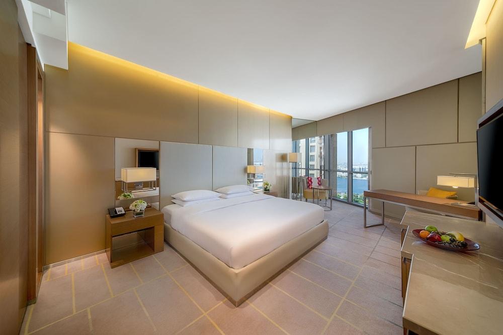 Hyatt Regency Dubai Creek Heights Hotel Room Type - King Room with Creek View 50% discount on Grand Hyatt Water Park and 20% discount on F&B till Sept Hyatt Regency Dubai Creek Heights Hotel Room Type - King Room with Creek View 50% discount on Grand Hyatt Water Park and 20% discount on F&B till Sept