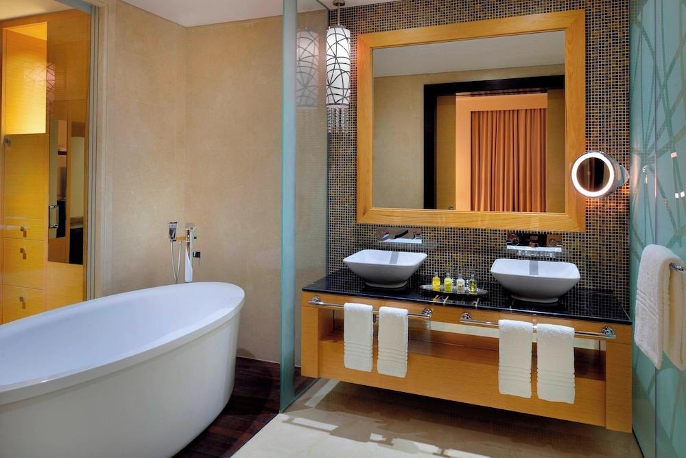 Dubai Marriott Hotel Al Jaddaf - Tap to explore photos