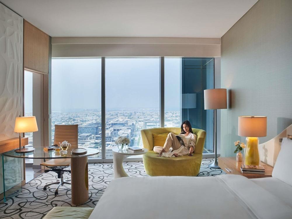 SOFITEL DUBAI DOWNTOWN Room Type - Opera Suite, 1 King Bed, Club Millésime access, Coastline View