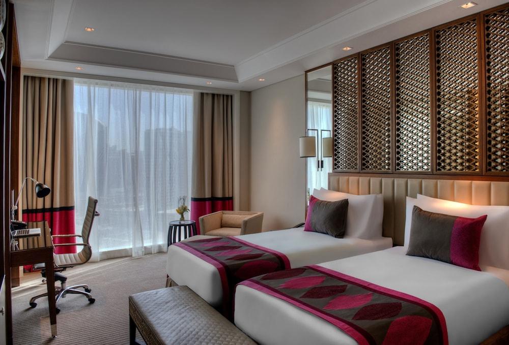 Taj Dubai Room Type - Luxury Room City View Twin Bed Taj Dubai Room Type - Luxury Room City View Twin Bed