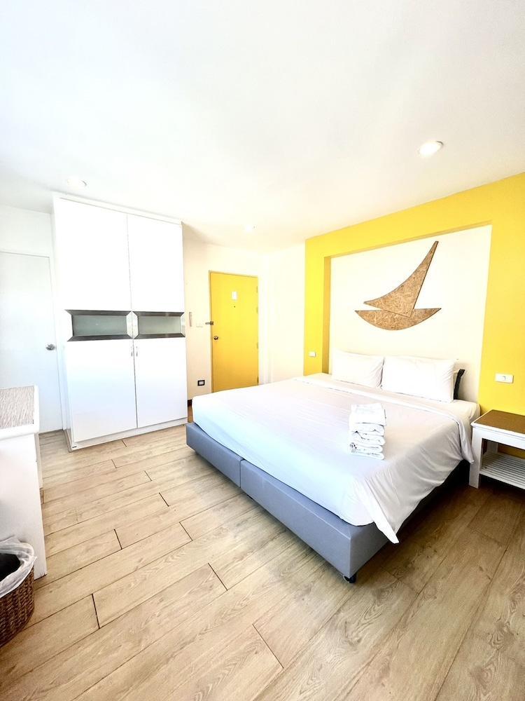 The Blue Pearl Kata Hotel Room Type - Economy Double Room