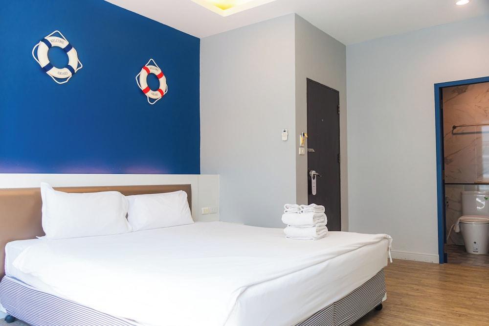 The Blue Pearl Kata Hotel Room Type - Deluxe Studio