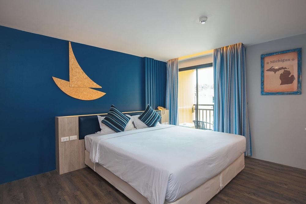 The Blue Pearl Kata Hotel Room Type - Deluxe Double or Twin room with Balcony The Blue Pearl Kata Hotel Room Type - Deluxe Double or Twin room with Balcony