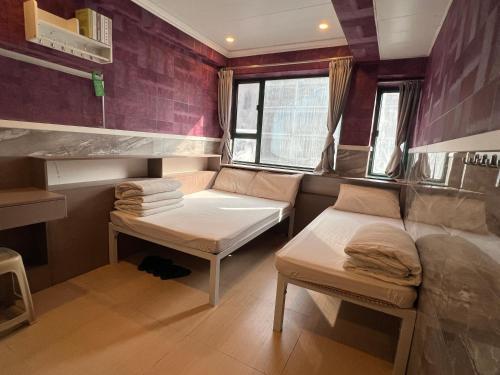 Venetian Hostel Room Type - Triple Room with Private Bathroom