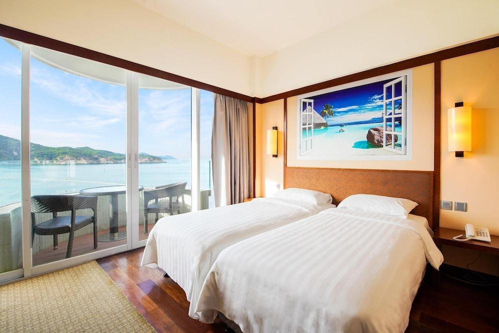 Warwick Hotel Room Type - Room, Balcony, Ocean View