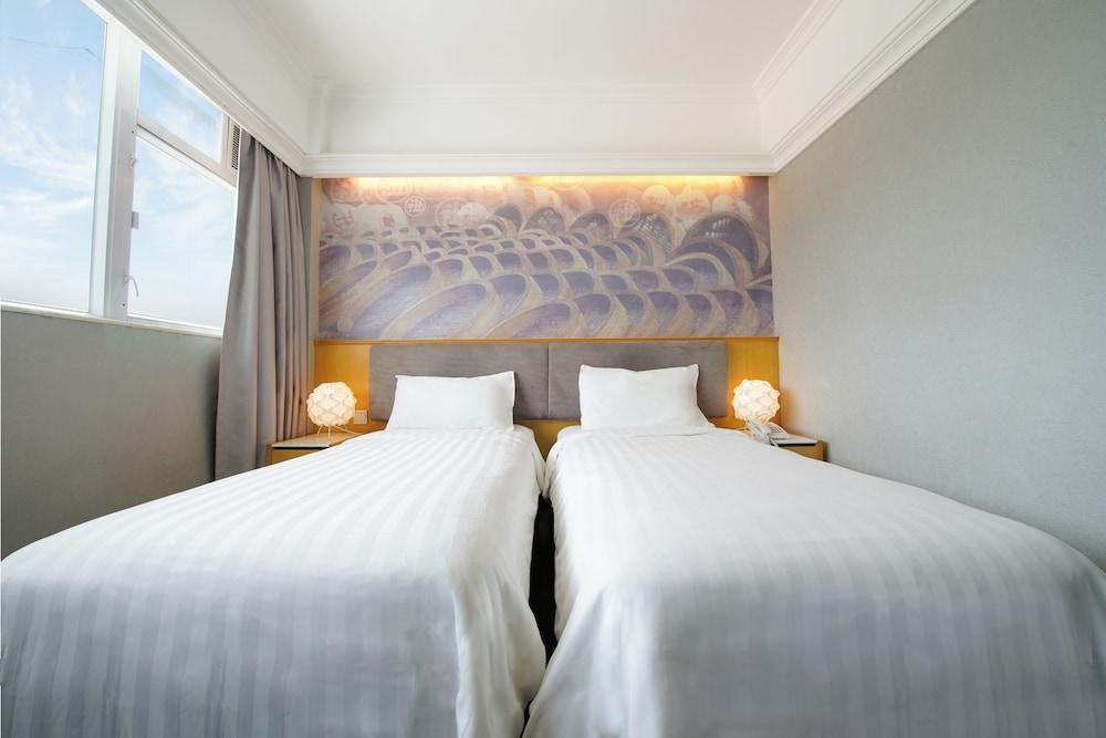 Warwick Hotel Room Type - Standard Twin Room, Ocean View