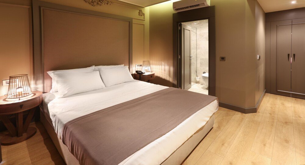 Taksim Premium Hotel - Tap to explore photos