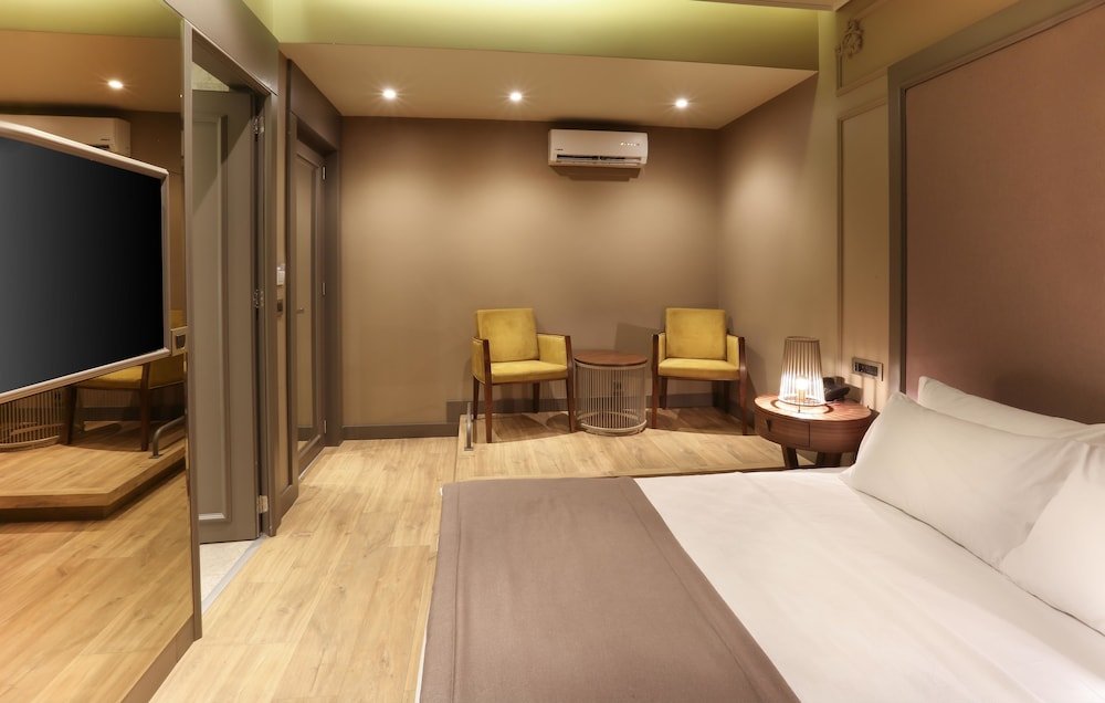 Taksim Premium Hotel - Tap to explore photos