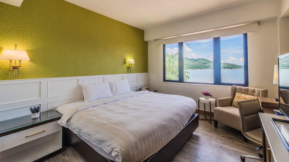 Silvermine Beach Resort - Tap to explore photos