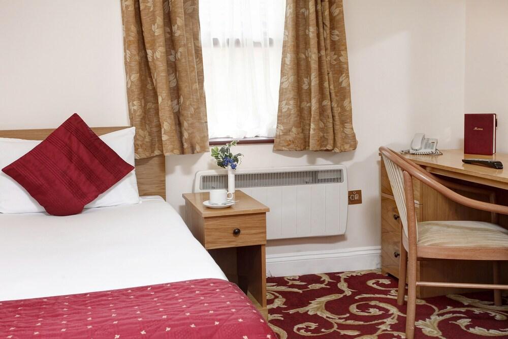 Best Western Greater London Hotel - Tap to explore photos