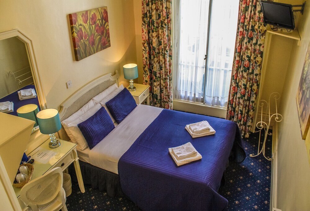 Blades Hotel Room Type - Double Room, Ensuite