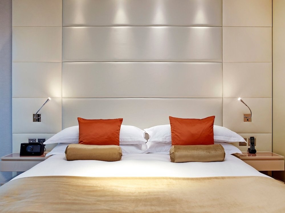 Cheval Three Quays  Room Type - Luxury One Bedroom Apartment with River View