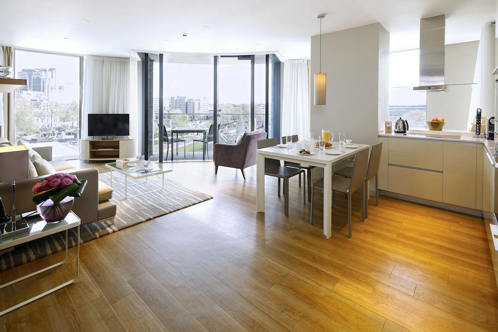 Cheval Three Quays  Room Type - Luxury Two Bedroom Apartment  with Tower View